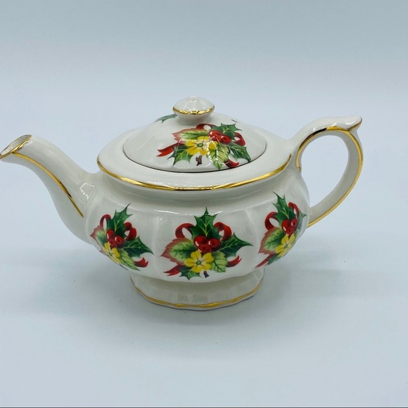 Windsor || "Mini" Teapot with Holiday Holly - Picture 11 of 11